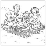 Раскраска Семья на пикнике